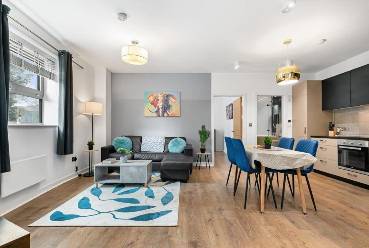 Spacious 1 Bedroom Apartment In Central Woking Ngoại thất bức ảnh