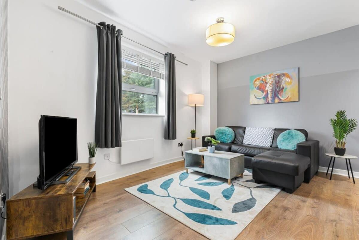 Spacious 1 Bedroom Apartment In Central Woking Ngoại thất bức ảnh