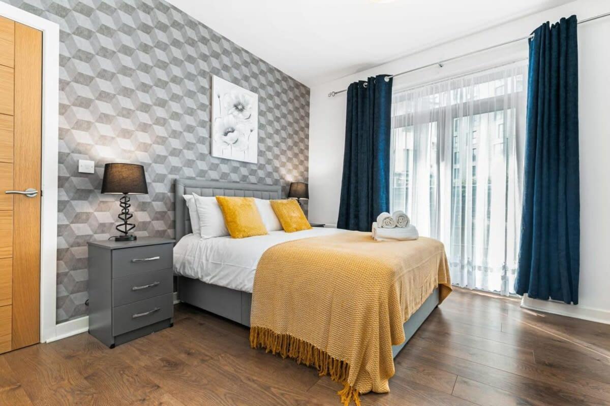 Spacious 1 Bedroom Apartment In Central Woking Ngoại thất bức ảnh