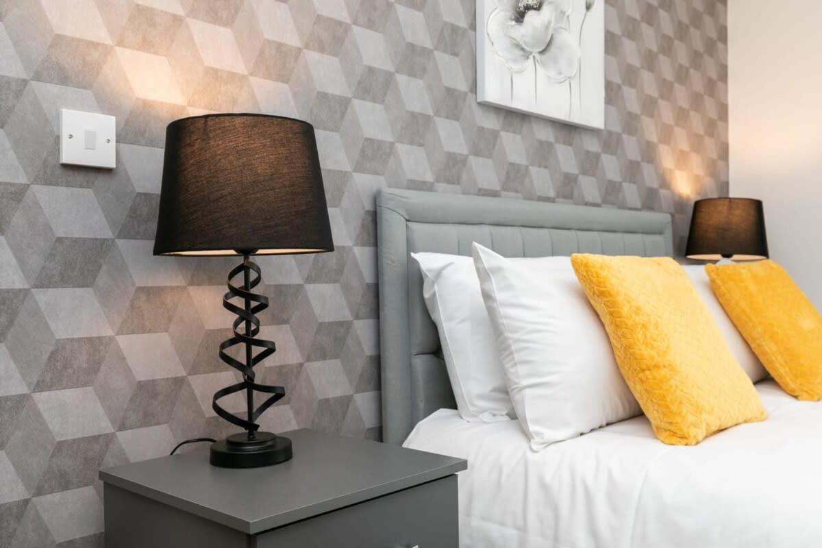 Spacious 1 Bedroom Apartment In Central Woking Ngoại thất bức ảnh